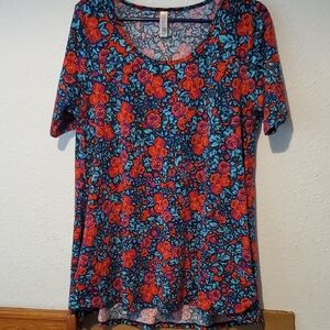 (PN) LuLaRoe Perfect Tee.